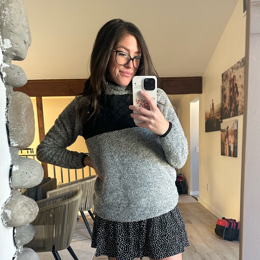 Small, barely worn, Pink Lily pullover sweater